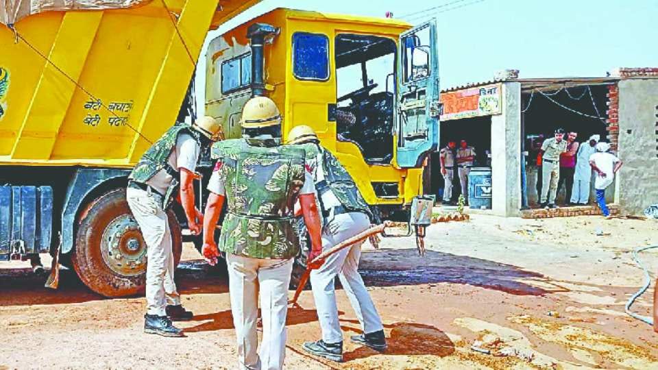 Explosion in truck standing in hotel in Charkhi Dadri of Haryana