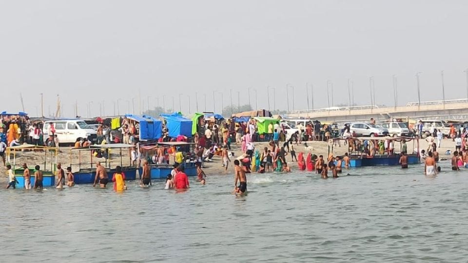 Ganga Dussehra 2022 Pooja vidhi Devotees will take bath in the Ganga in Kasganj