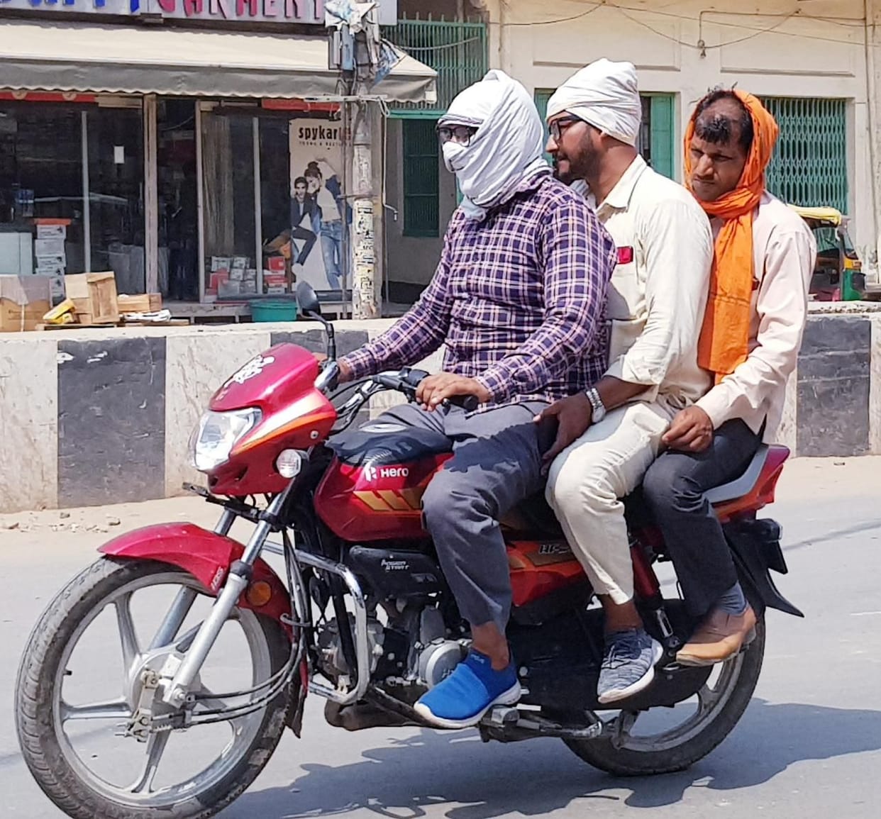 Seven thousand challans in four months without helmet, seat belt