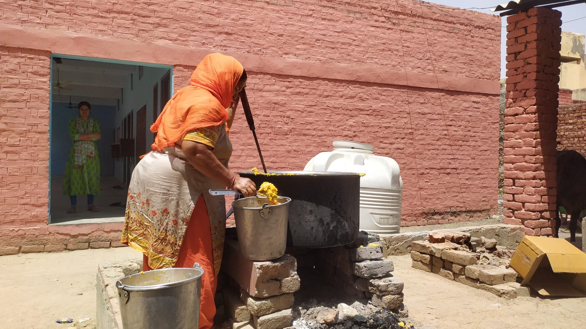 Children are not getting full mid day meal in Sirsa of Haryana