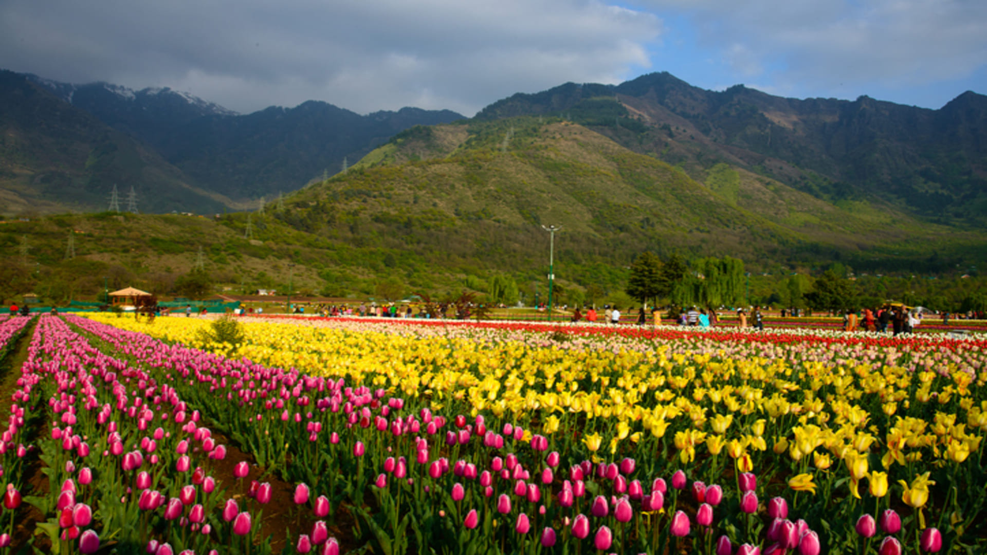 IRCTC Tour Package 2022 Summer Tour Package to Kashmir by Indian Railways Know All Details News In Hindi
