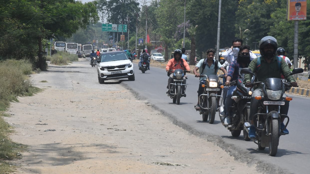 Amar Ujala Investigation condition of Jungle Kauriya-Mohaddipur Fourlane