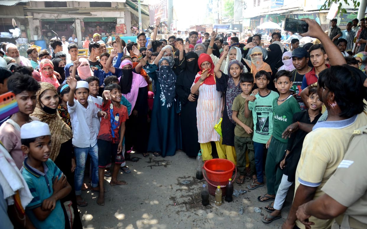Aligarh: Prohibition on the supply of dirty water by jamming