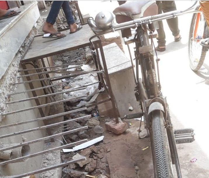 Hathras : remove enchroachment but not clean canal
