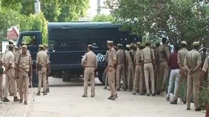 44 prisoners lodged in Jammu jail were brought to Prayagraj by special aircraft shift done in Naini jail