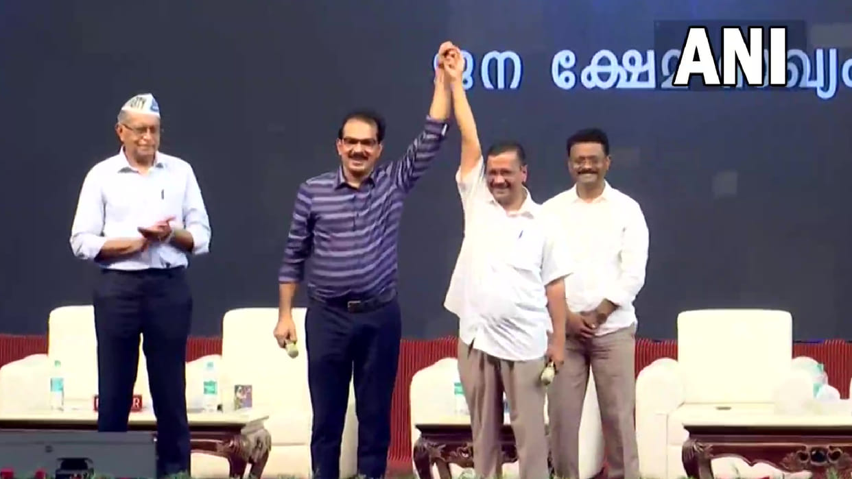 AAP national convener and Delhi CM Arvind Kejriwal announces Aam Aadmi Party alliance with Kerala Twenty20 Party in Kochi 