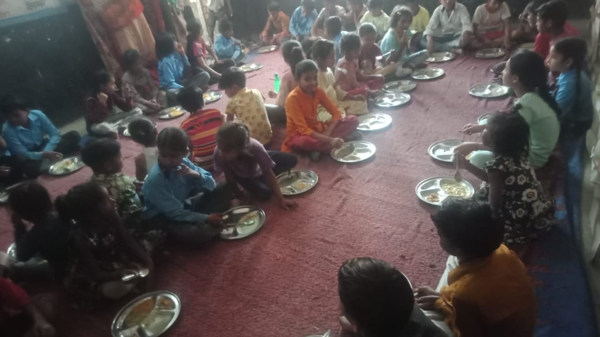 Children are not getting full mid day meal in Sirsa of Haryana