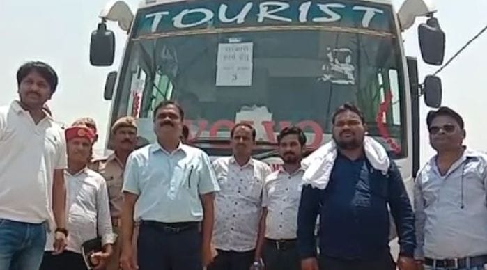 Kanpur Dehat: Displaced Hindu families can come to Rasulabad today, three buses went to pick up