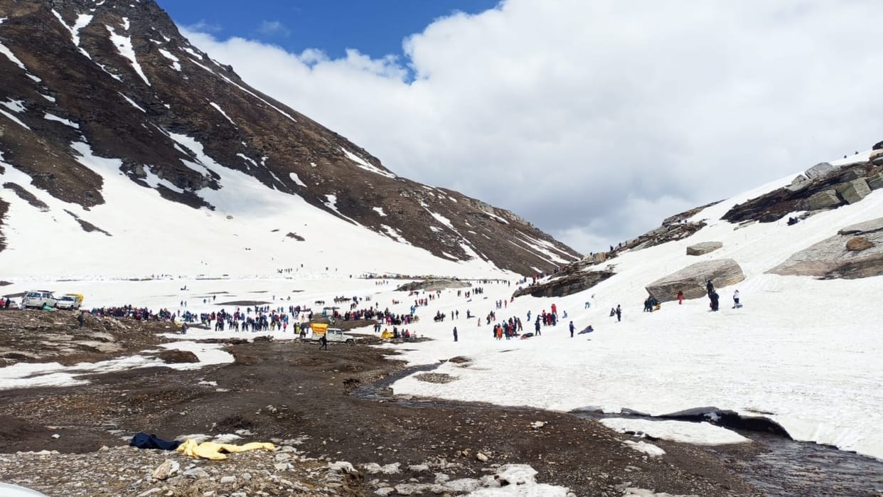 Now on Tuesday also the vehicles of tourists will be able to go to Rohtang Pass, notification issued