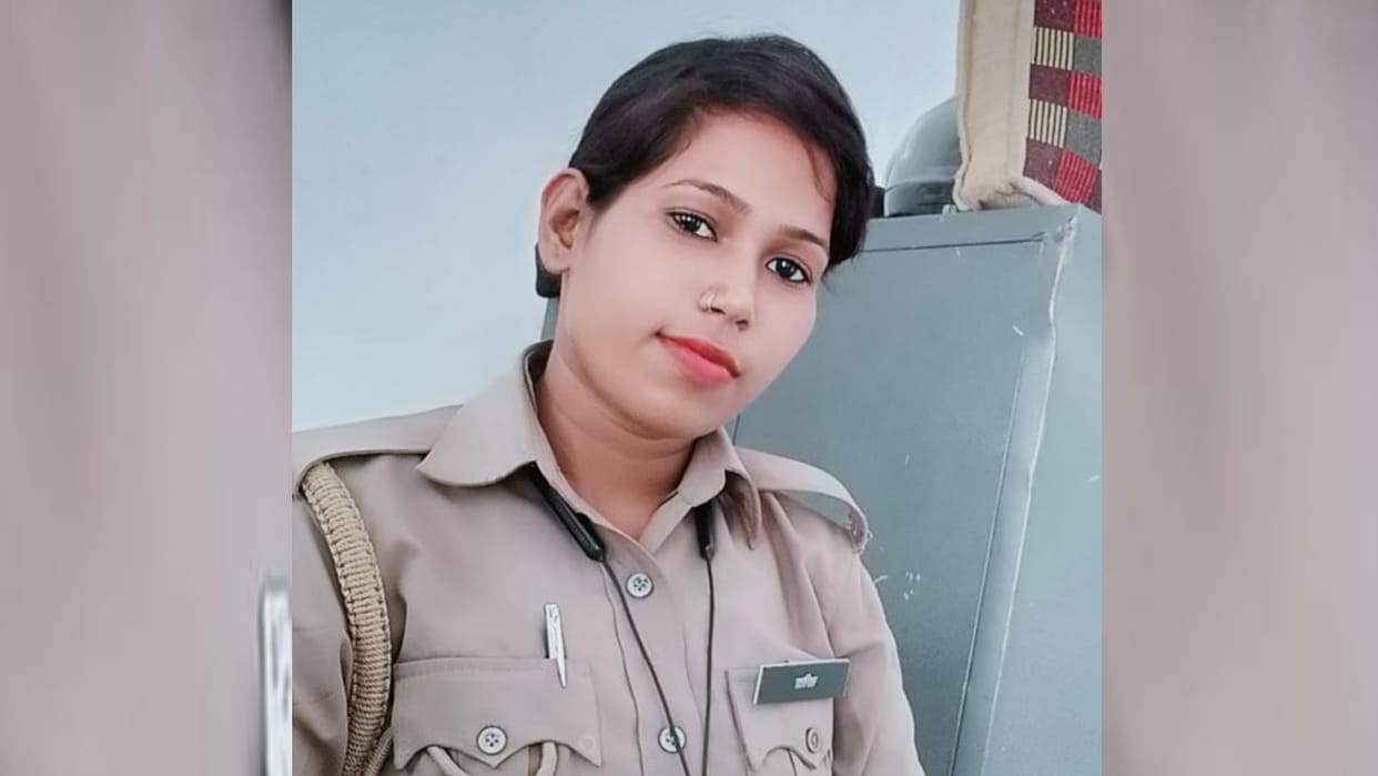 A woman sipahi commits suicide in PGI thana kshetra in Lucknow.