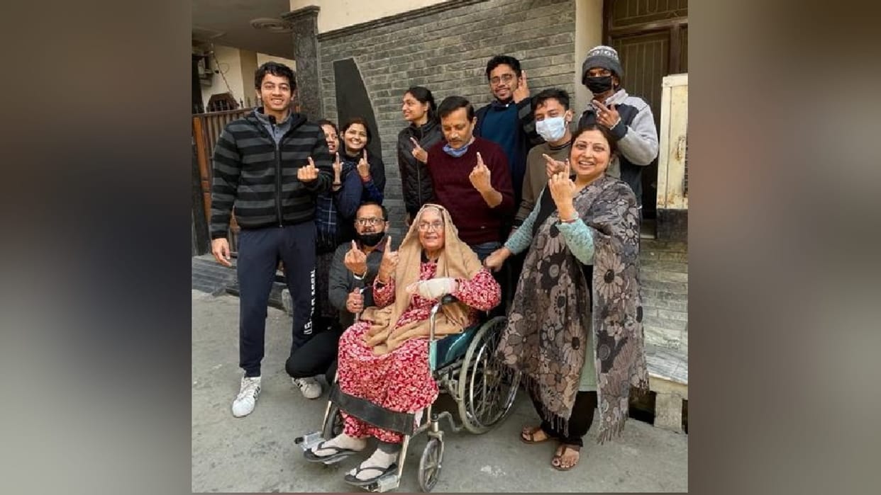 Meerut: Special on World Joint Family Day, Joint family is the basis of good life