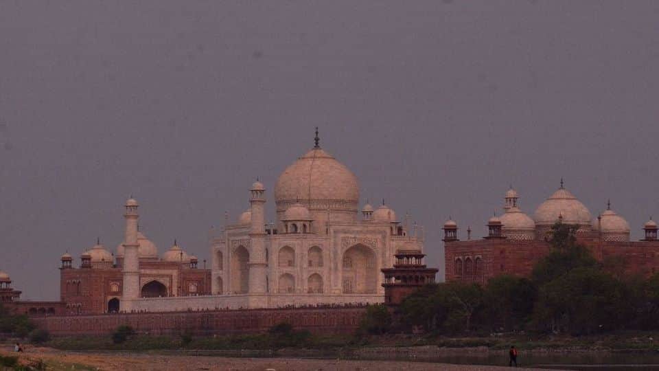 more than 41 thousand tourists visited the Taj Mahal on weekend