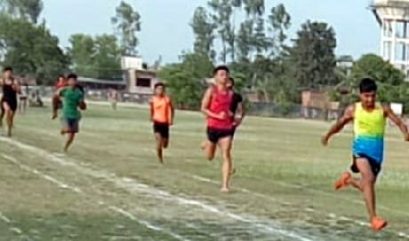 Dolly and Mahesh won in 100 meters race