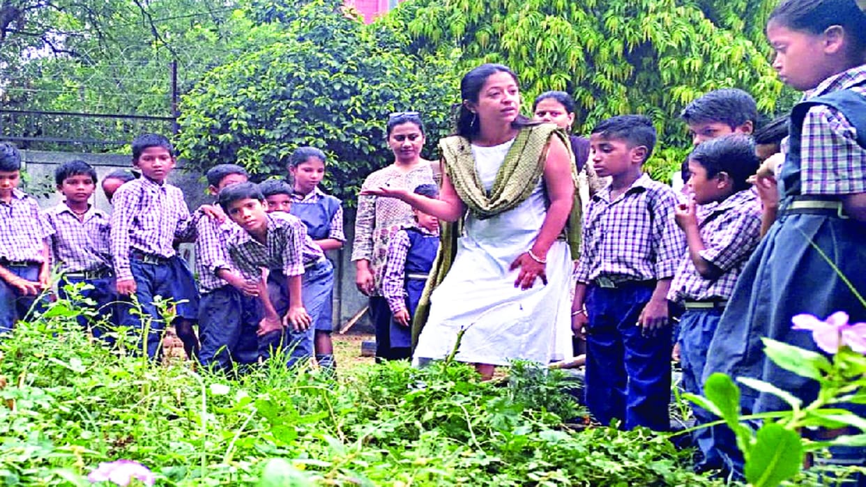 Pragati Chaswal is connecting children with nature along with studies in delhi
