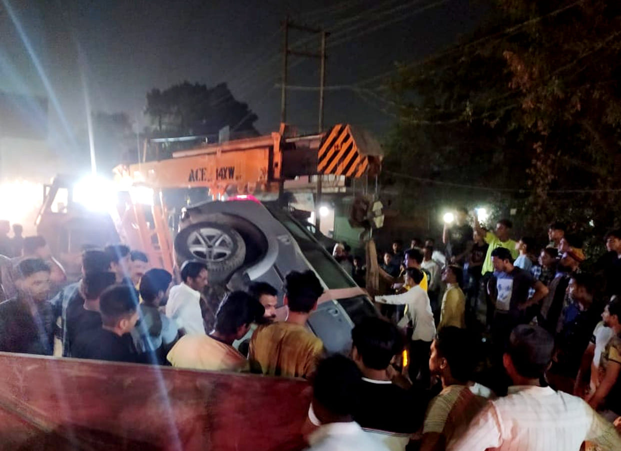 Car fell in a pit dug for sewer line