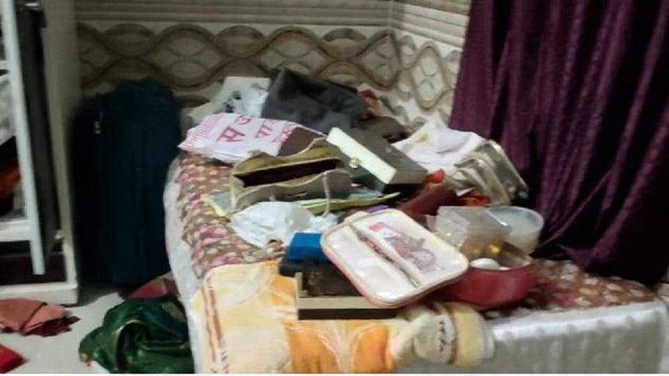Vastu Tips Do These Upay to Remove Home Discord and Tension Remove Negative Energy at Home