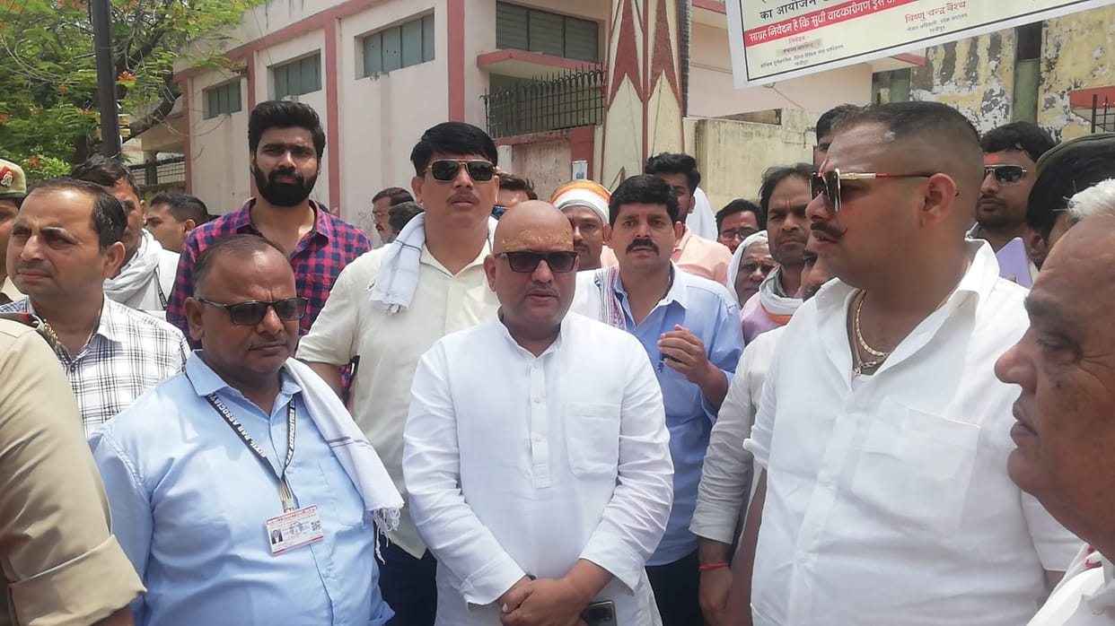 Case filed against Congress leader Ajay Rai in Varanasi, read in which case is he now trapped?