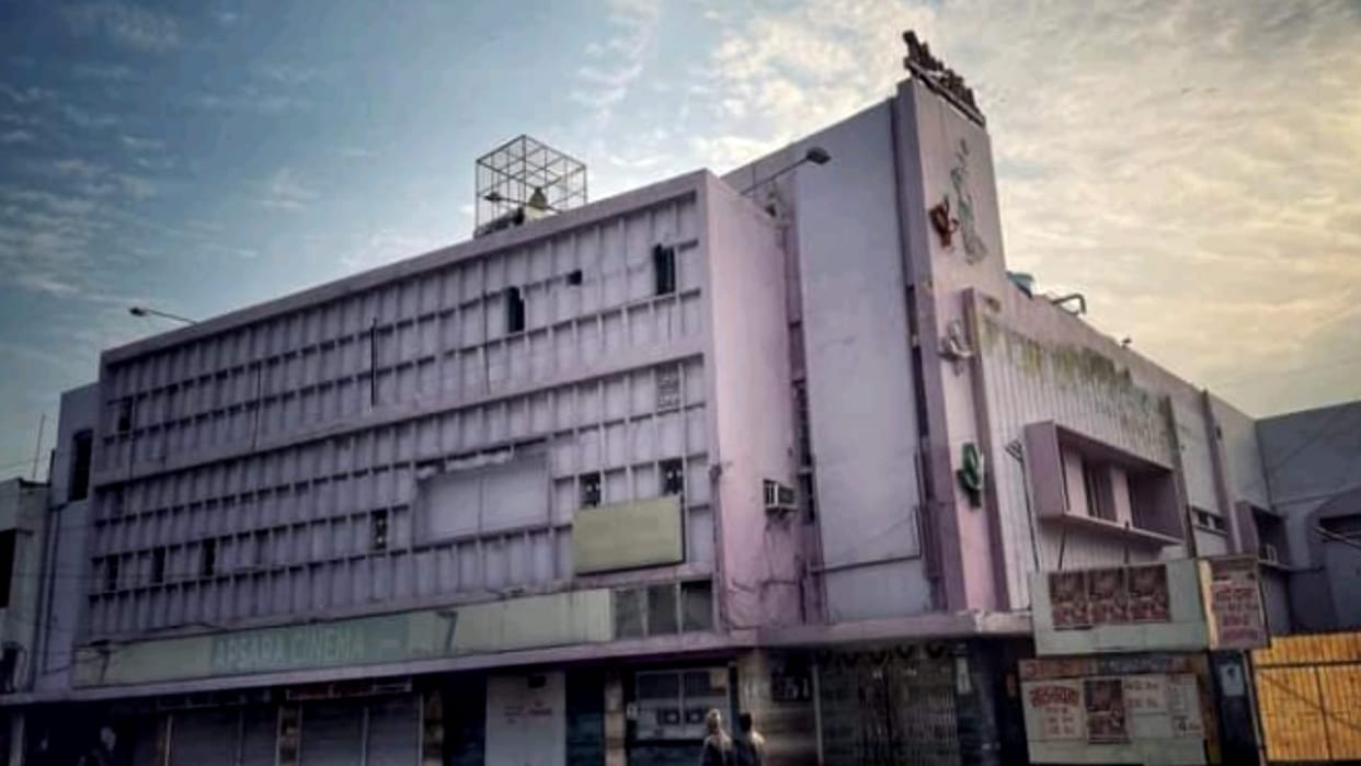 Famous Apsara cinema of Meerut demolished, Actor Prithviraj Kapoor  also used to do theater here