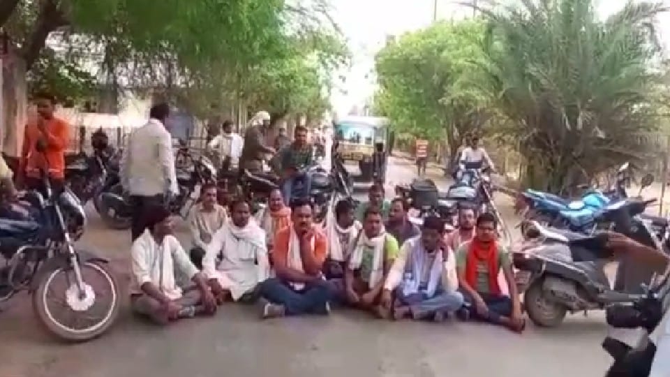 Satna News: Outcry due to power cut, there is no light in Satna for four days, if there is no water to drink, then the heat is troubling separately