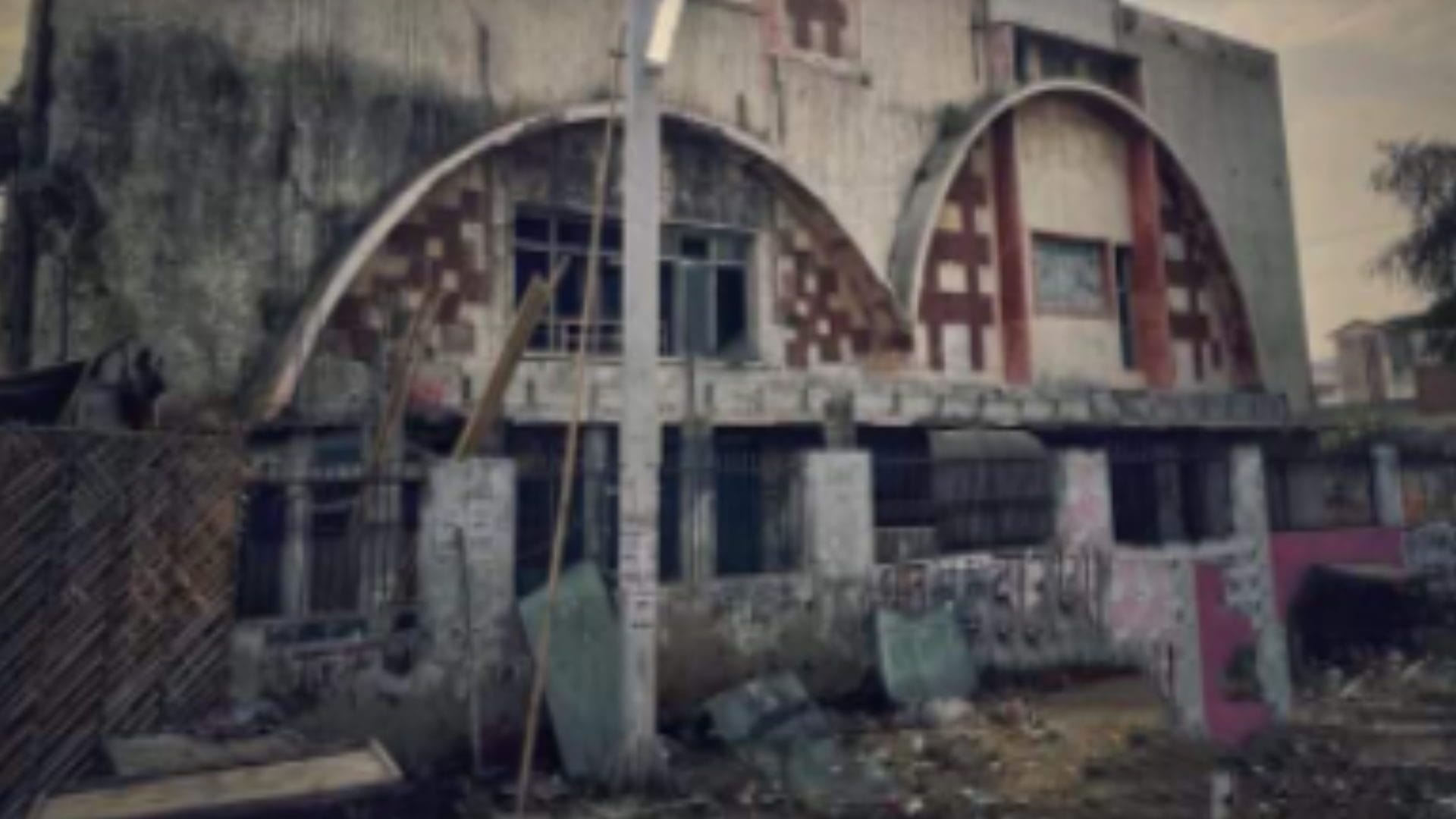 Famous Apsara cinema of Meerut demolished, Actor Prithviraj Kapoor  also used to do theater here