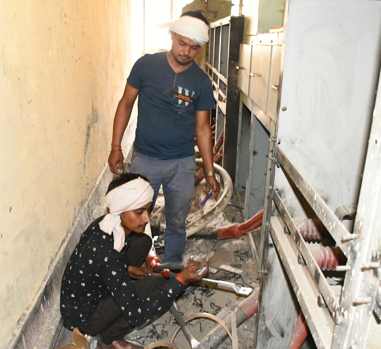 Electricity of five thousand families stalled for four hours due to cable box blowing