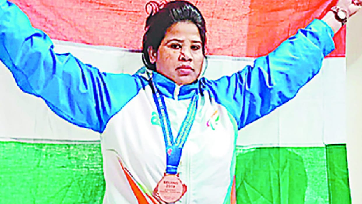 Road accident made Meerut Fatima Divyang, but he made her name in Sports after she came on a wheelchair