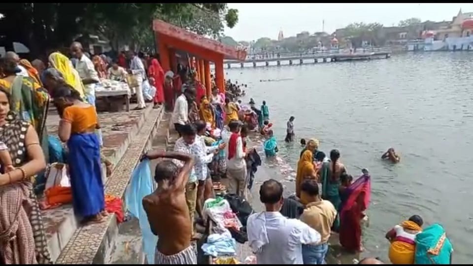 buddha purnima 2022 ganga snan in kasganj from early morning huge rush of devotees 