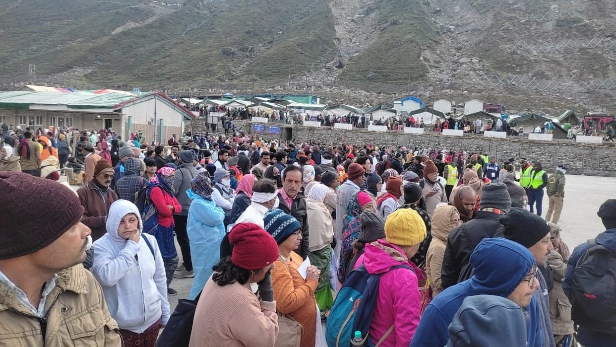 Six passengers were returned from Sonprayag and three from Yamunotri