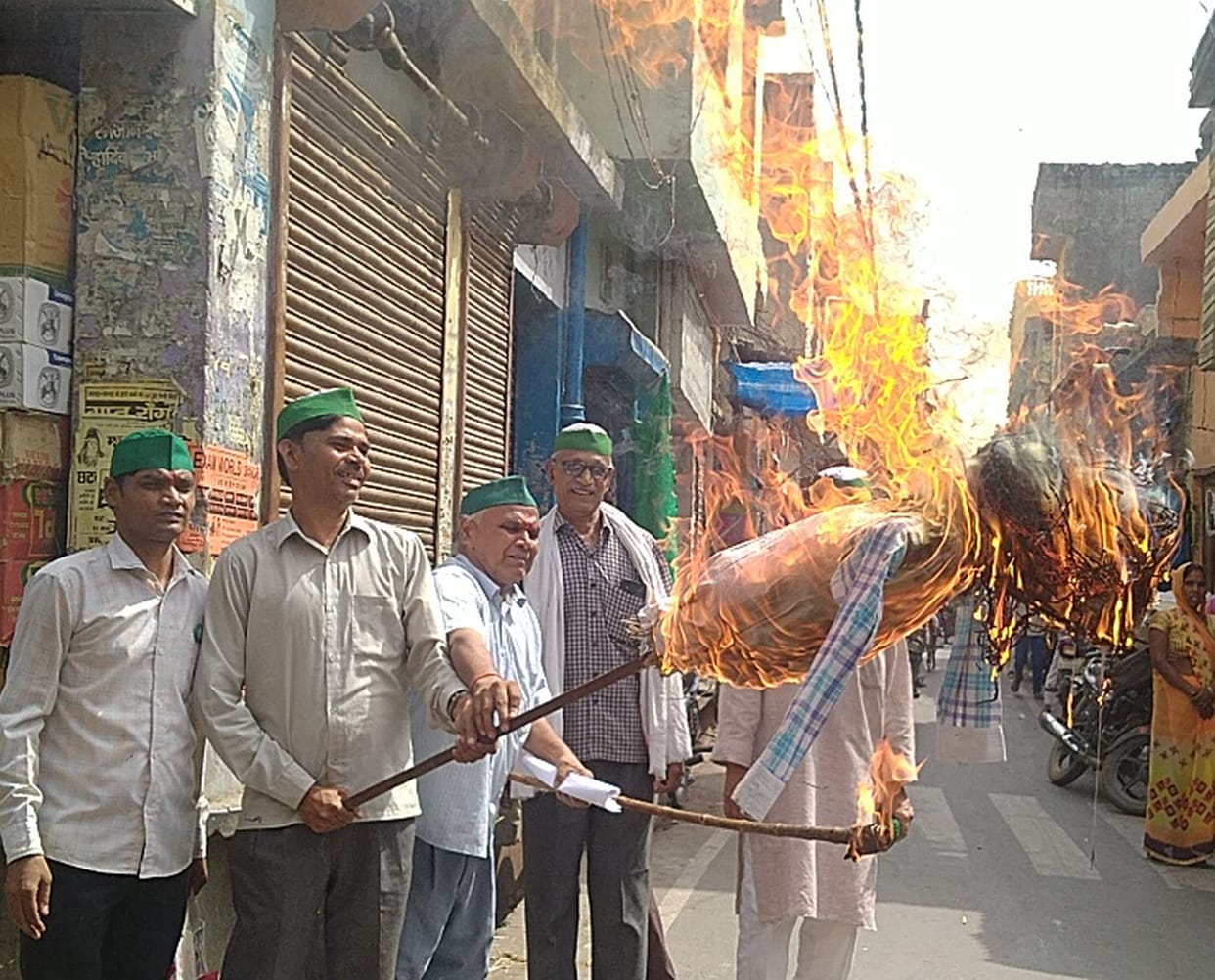 exen,putla dahan,farrukhabad news,bijli vibhag