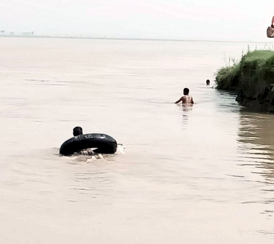 Muzaffarnagar youth who came to bathe with friends drowned in the Ganges
