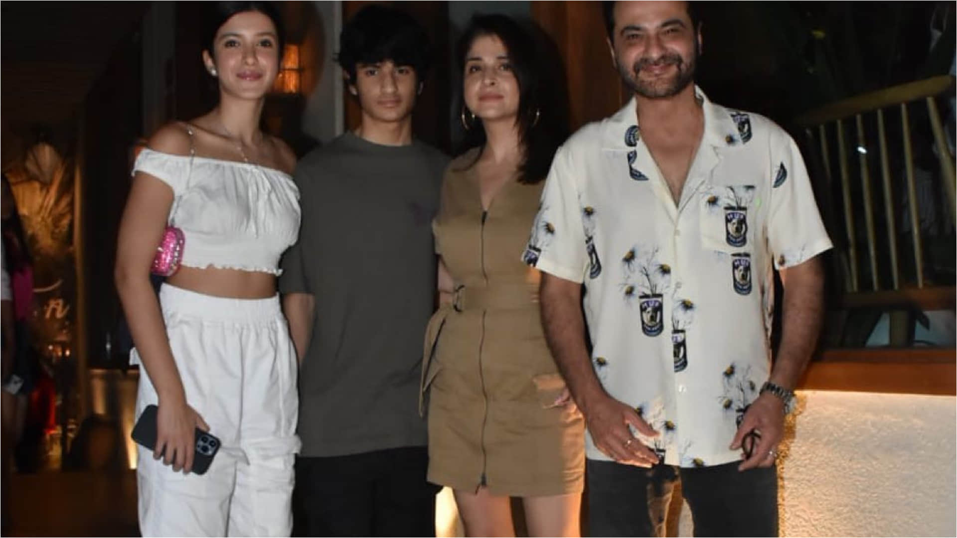Maheep Kapoor in Black Short Dress Looks More Stylish Than Daughter Shanaya Kapoor News in Hindi