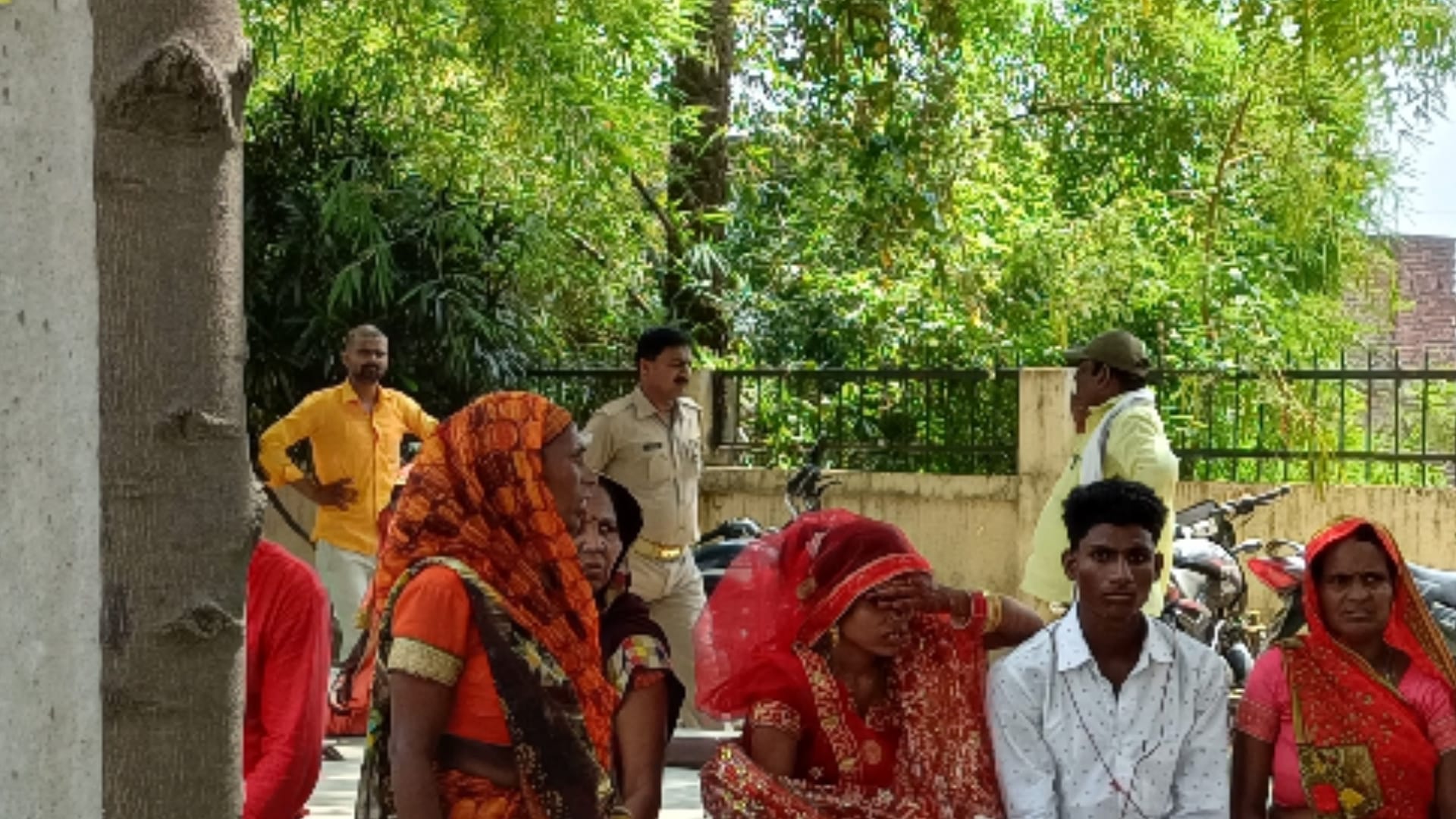an attack on a barat in nagwamau in Bakshi ka talab in in Lucknow.