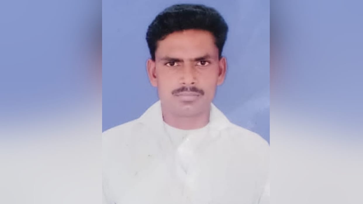 Dead body of a young man was found lying in the field in bareilly