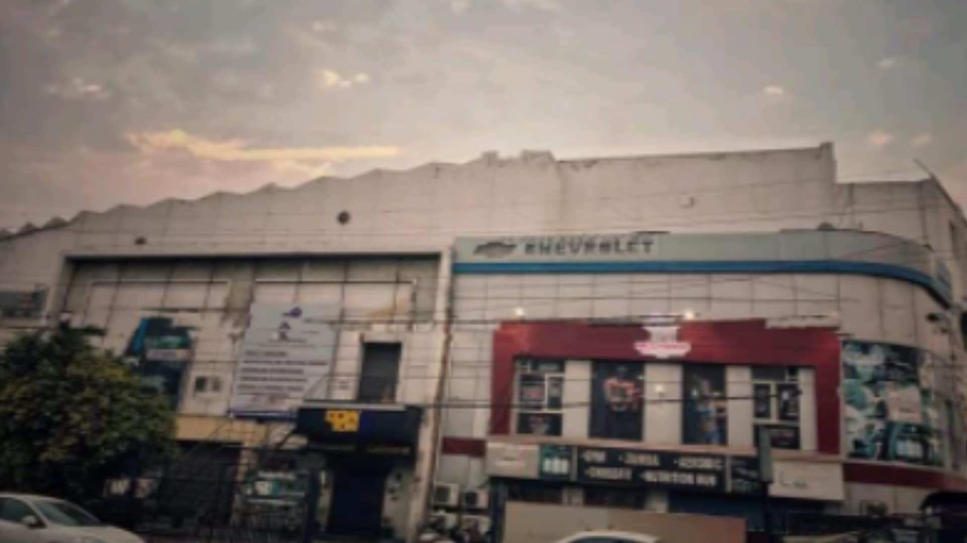 Famous Apsara cinema of Meerut demolished, Actor Prithviraj Kapoor  also used to do theater here