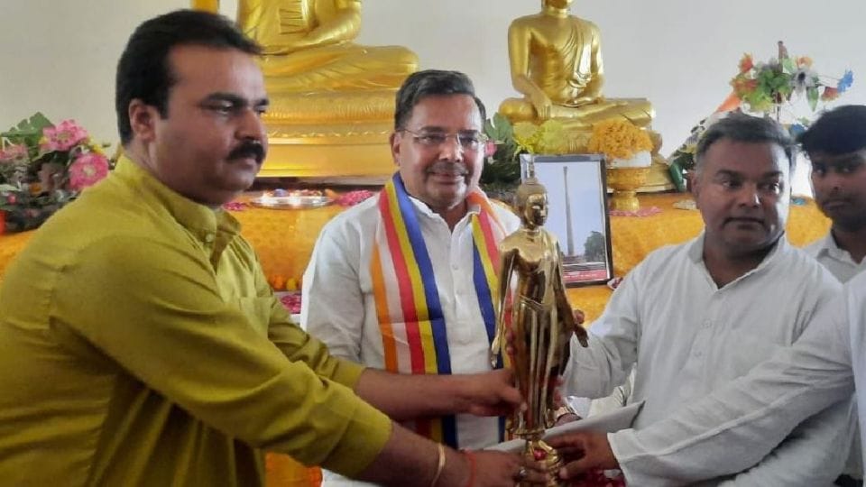 UP tourism minister Jaiveer Singh performed worship in Buddhist pilgrimage  Sankisa on Buddha Purnima