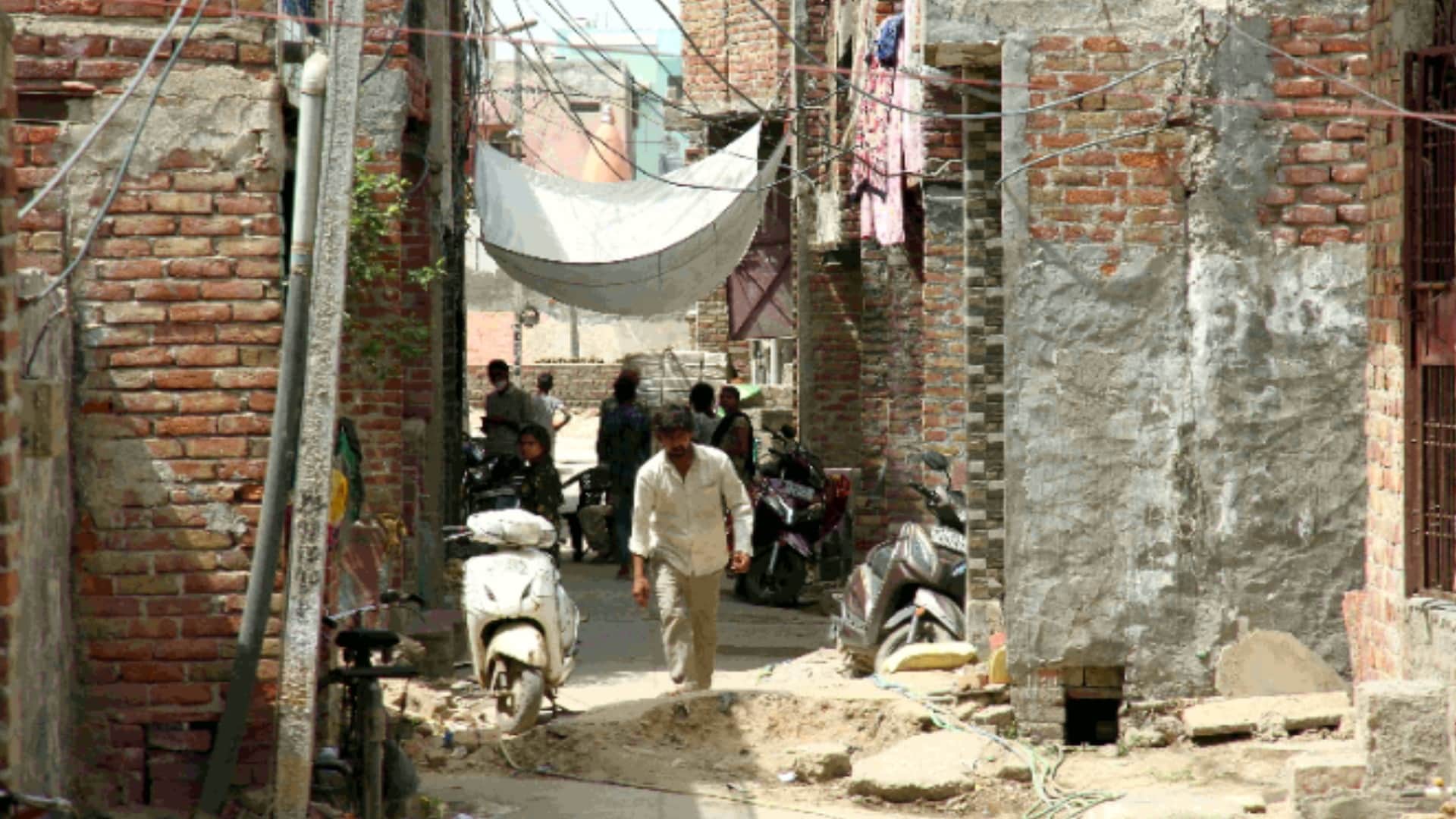 Delhi Mundka Fire bhagya vihar more than 10 daughters use to work in company many still missing