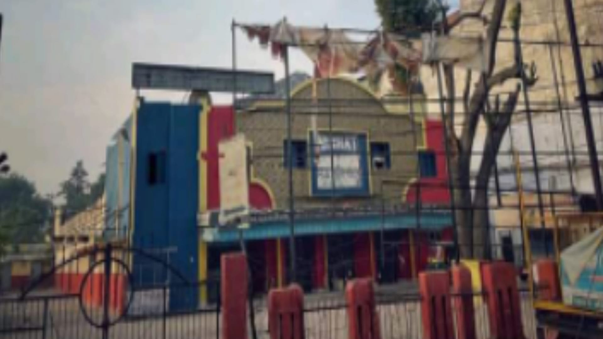 Famous Apsara cinema of Meerut demolished, Actor Prithviraj Kapoor  also used to do theater here