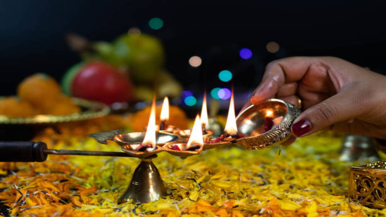 Panchmukhi Diya Benefits to Get Money and Remove Vastu Defects panchmukhi deepak ka mahatva