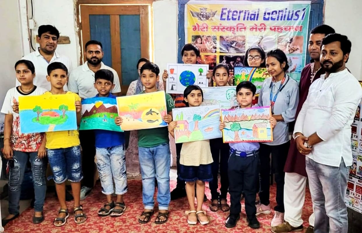 Pari, Samyak, Pragati, Manali were the first in the painting competition