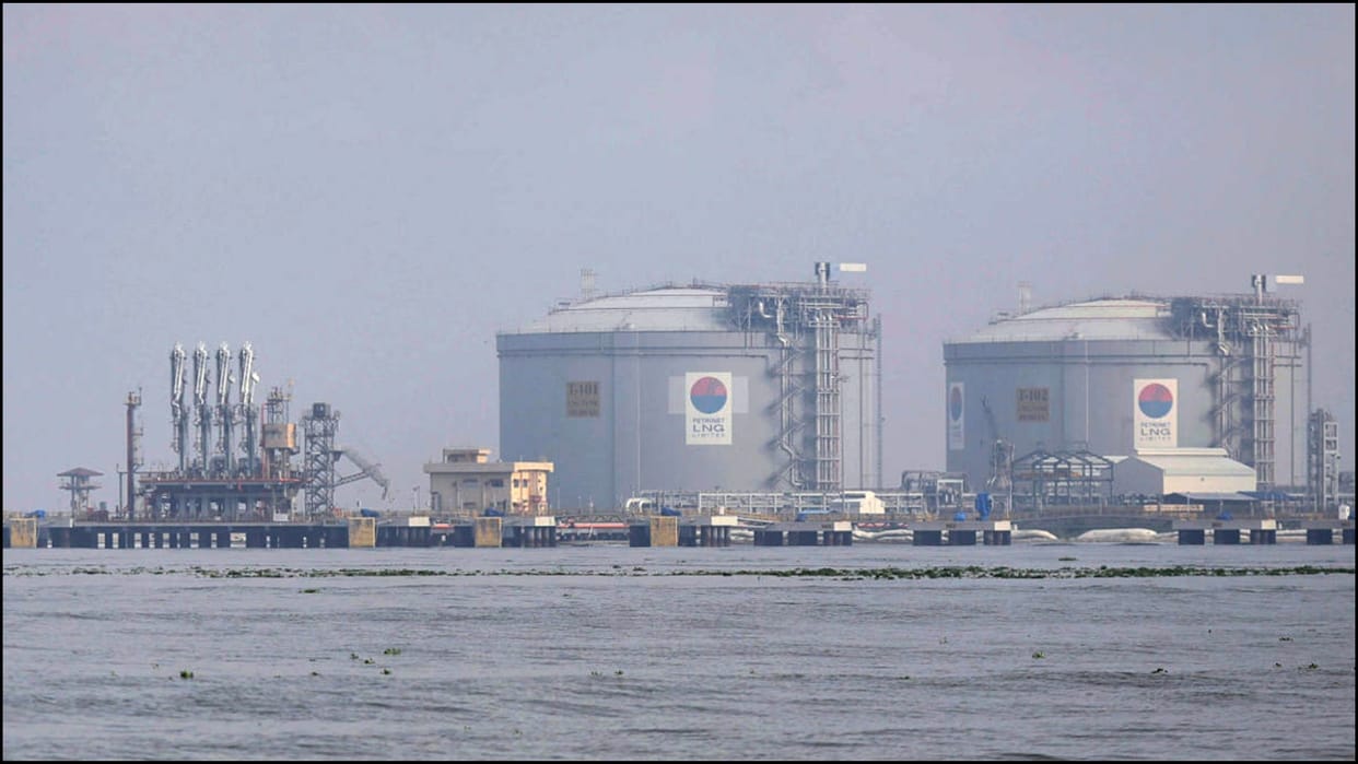 India signs $78 bn deal to boost LNG imports from Qatar