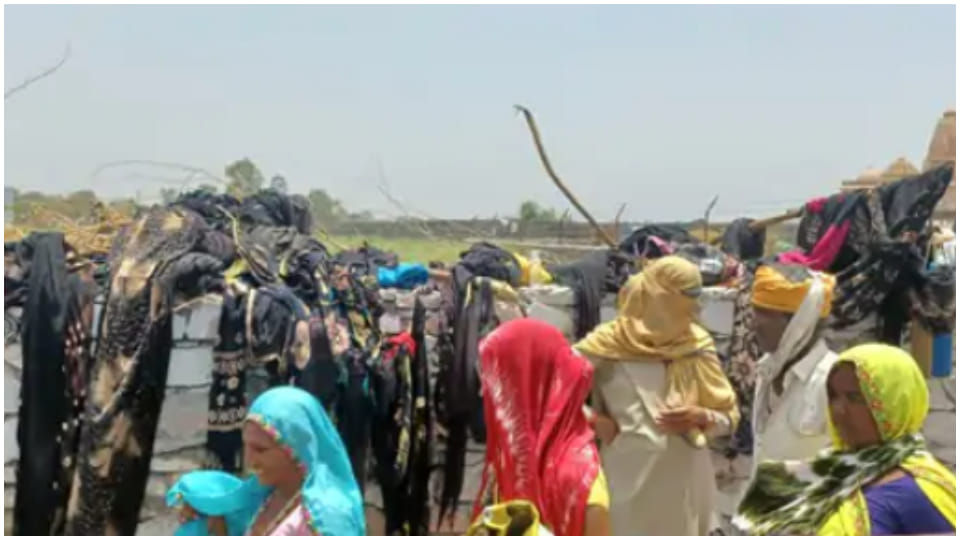 Rahul Gandhi Beneshwar Dham sabha no entry for black clothes