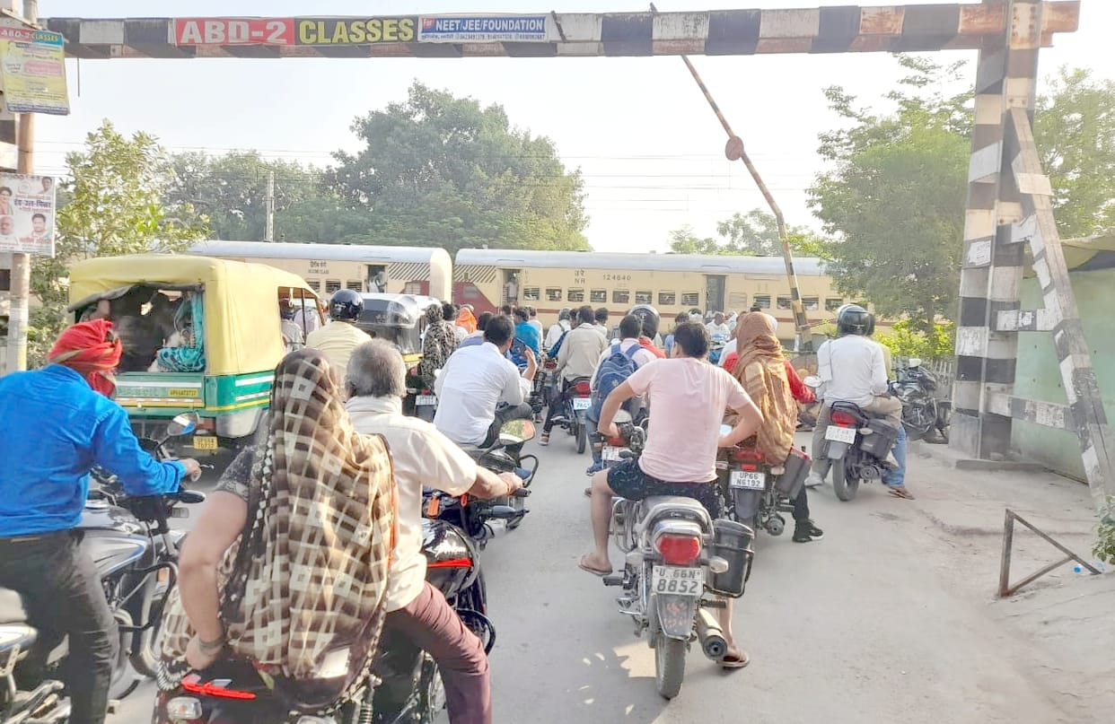 jammed again due to disturbance of railway gate boom