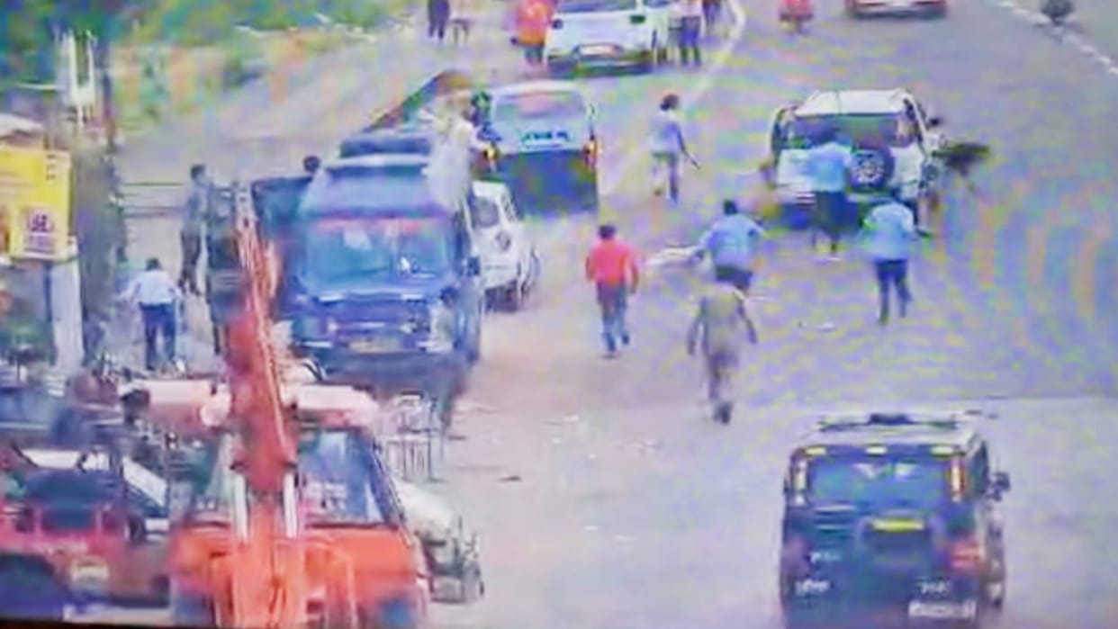 Meerut: Car riders beat up employees for demanding toll, accused caught on CCTV