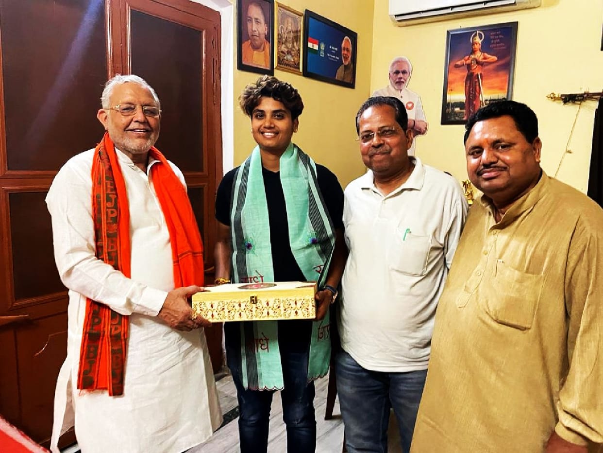 Cricketer Meghna Singh honored