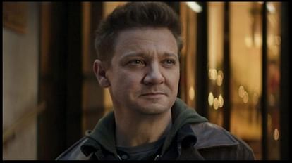 Jeremy Renner Walks On Anti Gravity Treadmill as he continues recovery from snowplow accident