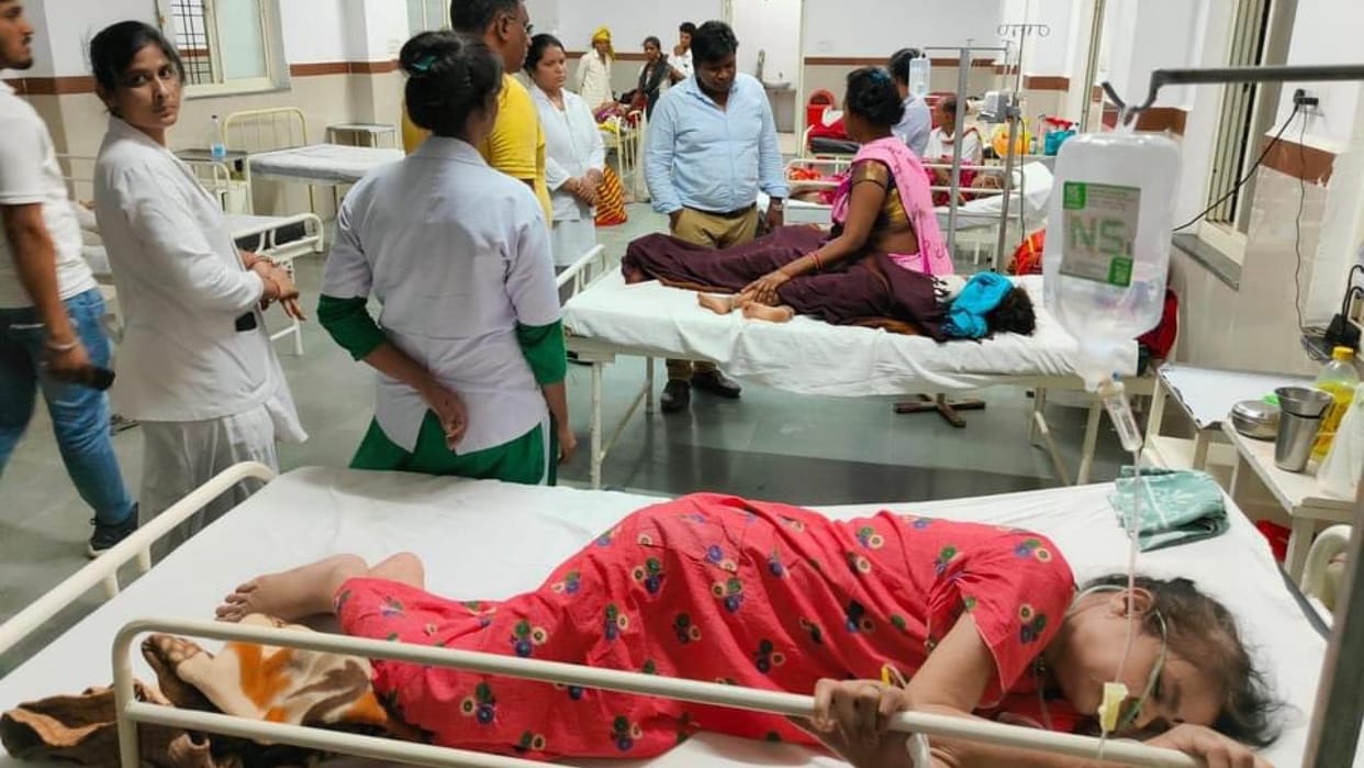 Chhindwara: 2 girls including the bride's real niece died after having the wedding dinner, 12 guests serious