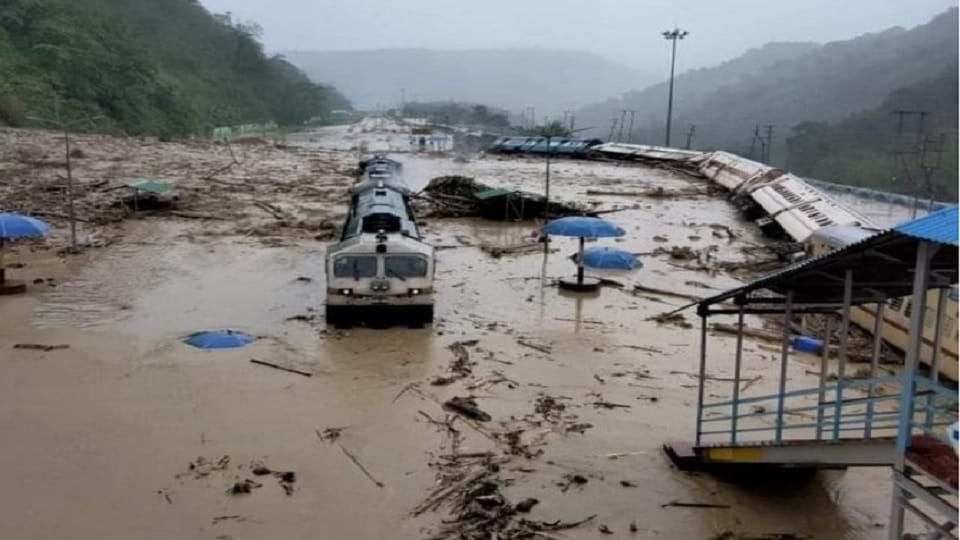 Assam Flood Updates: havoc in Assam, two lakh people affected in 20 districts, incessant rain snapped rail and road links