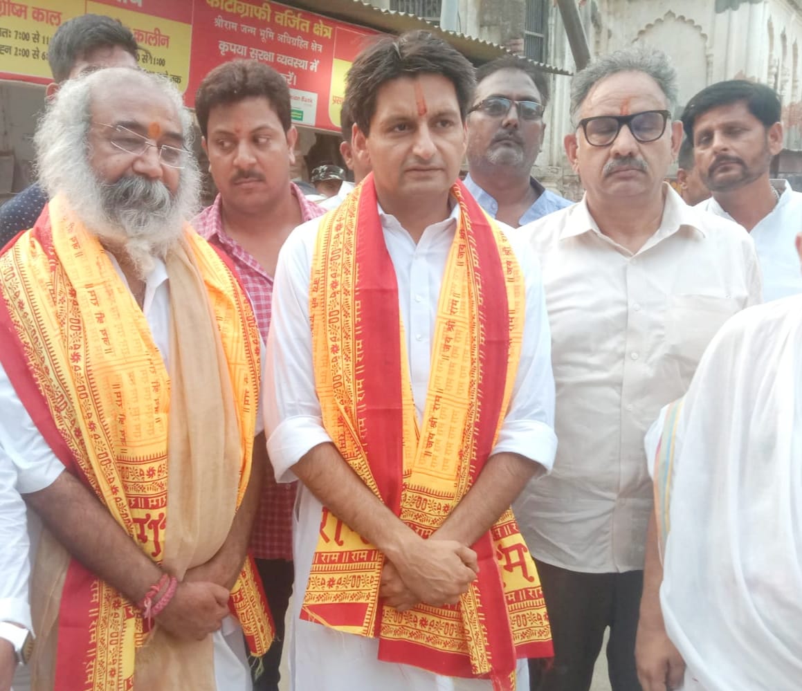 Raj Thackeray and Owaisi are half brothers: Acharya Pramod Krishnam