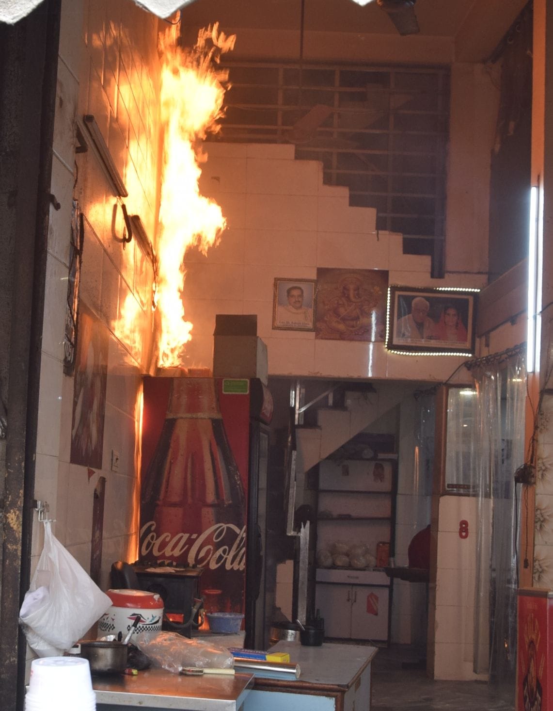 Fire in Dhaba at Bhiwani stand, stampede among customers eating food
