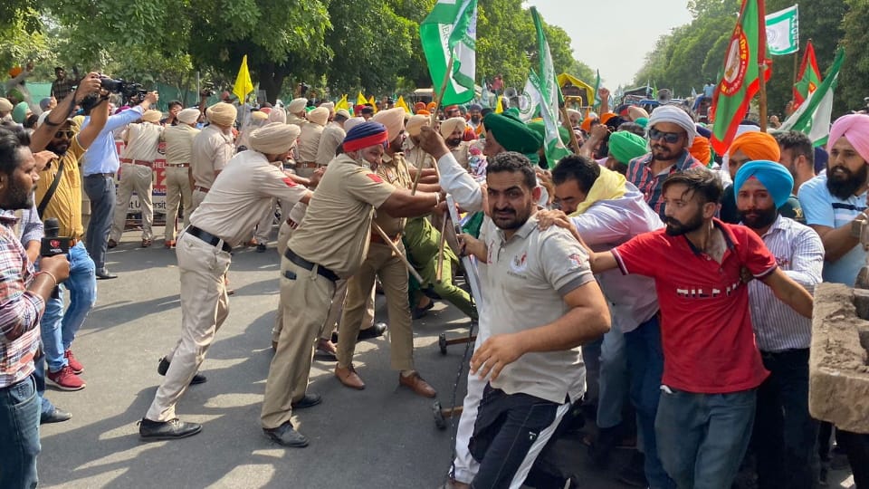 Farmers union protest against punjab government in chandigarh